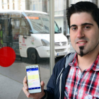 Javier Delgado ha diseñado una aplicación para móviles sobre las rutas de autobuses de Soria.-ÁLVARO MARTÍNEZ