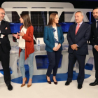 El consejero de Educación, Fernando Rey; el director general de Radio Televisión Castilla y León, Eduardo Álvarez, y la directora territorial del oeste de BBVA, Yolanda Martínez-Bajo, en la presentación del Programa de RTVCyL ‘Escuela de Emprendedores'.-ICAL