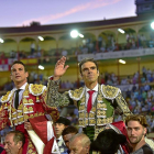 Jose Mari Manzanares y José Tomás salen a hombros por la puerta grande del coso vallisoletano-JOSÉ SALVADOR