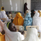 Un grupo de niñas desplazadas después de que Boko Haram atacara su pueblo asisten a una escuela en la ciudad de Maiduguri, Nigeria.-/ AP / SUNDAY ALAMBA