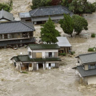 Imágenes de la inundación que afecta a Joso, en la prefactura de Ibaraki, a causa del desbordamiento del río Kinugawa.-ATLAS