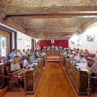 Pleno de la Diputación de Valladolid durante una pasada sesión en el Palacio de Pientel.-MIGUEL ÁNGEL SANTOS