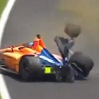 El coche de Fernando Alonso, tras el impacto en la curva 3 de Indianapolis.-