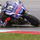 Jorge Lorenzo, durante los primeros entrenamientos de pretemporada.-EFE / FAZRY ISMAIL