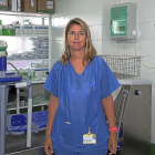 La cirujana plástica Purificación Gacto en las instalaciones del Hospital Universitario Virgen del Rocío de Sevilla.-EL MUNDO