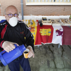 Mario Bermejo, empleado del restaurante situado en la carretera de Burgos a Portugal.  / JM LOSTAU