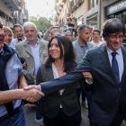 Carles Puigdemont y su esposa, Marcela Topor, saliendo de comer en un restaurante-EL PERIÓDICO