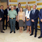 La delegada del Gobierno en Castilla y León, María José Salgueiro Cortiñas, firma con los alcaldes de seis ayuntamientos el convenio.-ICAL