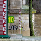 Nivel del Pisuerga a su paso por el puente del Poniente.-Miguel Ángel Santos