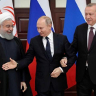 Rohaní, Putin y Erdogan, en la cumbre de Rusia-EFE / SERGEI CHIRIKOV POOL