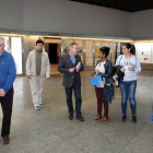 Socios de Aspaym disfrutan de una jornada en el MUSAC visitando algunas de sus salas-Ical