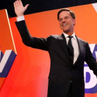 Rutte celebra la victoria.-REUTERS / YVES HERMAN