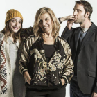 María Valverde y Dani Rovira se ponen bajo la batuta de Maria Ripoll (centro) en la comedia 'Ahora o nunca'.-Foto: ZETA CINEMA