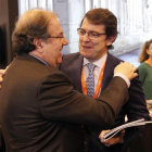 El presidente de la Junta, Juan Vicente Herrera y la l alcalde de Salamanca, Alfonso Fernández Mañueco, durante la visita alstand de la Comunidad-Ical