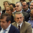 Acusados por la 'trama Gürtel' en el banquillo de los acusados.-EFE