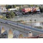 Puente Medieval de Tordesillas, que une las dos orillas del río Duero a su paso por el término municipal.-J. M. LOSTAU