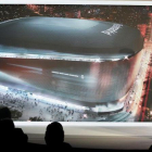 Florentino Pérez, en el acto de presentación del proyecto elegido para la remodelación del Bernabéu.-EFE / PACO CAMPOS