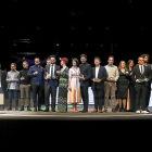 Foto de familia de todos los premiados en la Gala de Clausura de la 63ª Semana Internacional de Cine de Valladolid.-J.M. LOSTAU