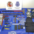 Arsenal de herramientas intervenido a los cinco arrestados por robos-El Mundo