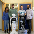 Claudia Álvarez, Francisco Martín, Jonathan Ginés y Francisco Rodríguez en el Laboratorio de Robótica ubicado en el Módulo de Investigación Cibernética del Campus de Vegazana.-E. M.