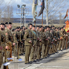 Militares del Regimiento Farnesio en el acto de ayer en Santovenia-J. CASTILLO