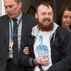 Mark Meechan mientras está siendo arrestado-/ TWITTER - @COUNTDANKULATV