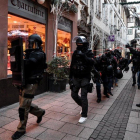 La policía francesa busca al sospechoso del atentado en el mercadillo de Navidad de Estrasburgo-PATRICK SEEGER (EFE)