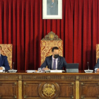 Mesa presidencial en el Pleno de la Diputación Provincial de Valladolid, el primero totalmente presencial desde el inicio de la pandemia. - EUROPA PRESS