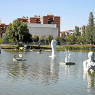 Esculturas flotantes en Laguna de Duero-G.M PISABARRO