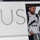 Messi abandona el bus de la selección argentina.-EFE / CATI CLADERA
