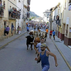 Un momento del encierro de ayer en Peñafiel.-E.M.