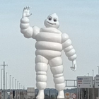 El muñeco 'Bibendum' de Michelin se instala en los aledaños de la fábrica en Valladolid. -E.M.