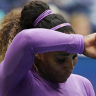 Serena Williams, con gesto abatido durante el partido contra Bianca Andreescu.-AP / ADAM HUNGER