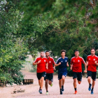 Los jugadores delRealValladolid corren durante el entrenamiento matinal de ayer en las Contiendas.-RVCF