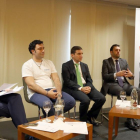 Pablo Lago, director de El Mundo - Diario de Valladolid, junto a los ponentes de la jornada 'Ciberseguridad: Retos y amenazas para el mundo empresarial'-ICAL
