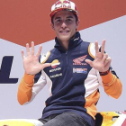 El octocampeón Marc Máequez (Honda), esta mañana, en la sede de Repsol, patrocinador del equipo campeón.-DAVID CASTRO