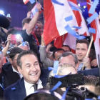 Heinz-Christian Strache celebra el éxito de la ultraderecha en la noche electoral, en Viena.-AFP / HANS PUNZ
