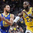 Curry frente a Lebron, ya con los Lakers en la pretemporada, y anuncio del duelo que viene en la NBA-ETHAN MILLER (AFP)