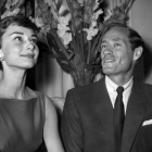Audrey Hepburn, con su primer marido y también actor Mel Ferrer, en septiembre de 1954.-AFP