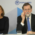 María Dolores de Cospedal junto a Mariano Rajoy durante el comité ejecutivo nacional del PP.-JOSÉ LUIS ROCA