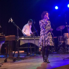 La cantante vallisoletana Vanesa Muela junto a los miembros de Odaiko, el pasado sábado en Aldeamayor.-