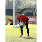 Becerra, en un entrenamiento de la pasada temporada en los Anexos.-BALCAZA