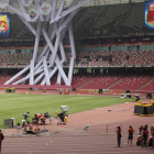 Preparativos en el Estadio Nacional de Pekín, más conocido como 'El Nido', escenario del Mundial de atletismo a partir del sábado.-Foto: EFE / ROLEX DELA PENA