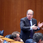 El presidente de la Junta de Castilla y León, Juan Vicente Herrera, durante su intervención en el último pleno de la legislatura.-ICAL