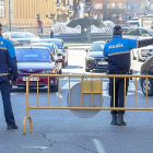 Una de las calles del centro permanece cortada en el último episodio de contaminación.-PABLO REQUEJO
