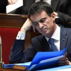 Manuel Valls asiste a una sesión de control al Gobierno en la Asamblea Nacional francesa.-AFP / ERIC FEFERBERG