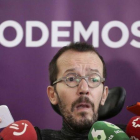 El secretario de Organización de Podemos, Pablo Echenique, antes de la reunión con los candidatos morados a las elecciones autonómicas y europeas.-DAVID CASTRO
