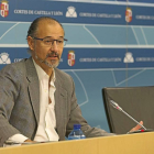 Luis Fuentes, portavoz del Grupo Parlamentario de Ciudadanos, en la rueda de prensa de ayer.-ICAL