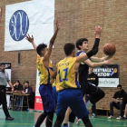 Imagen del duelo jugado ente La Salle y Jesús y María.-M. GONZÁLEZ EGEA