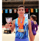 Jorge Lartaum, con su colección de medallas en PromoGym 4.-M. ÁLVAREZ